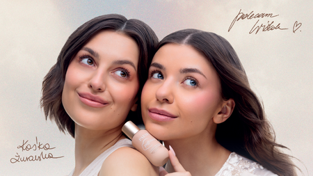 PUFF CLOUD Foundation with blur effect